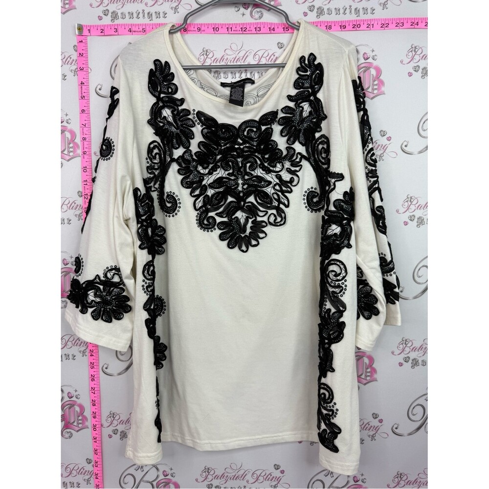 Once again blouse Cream Blouse with Black Embroidered Applique